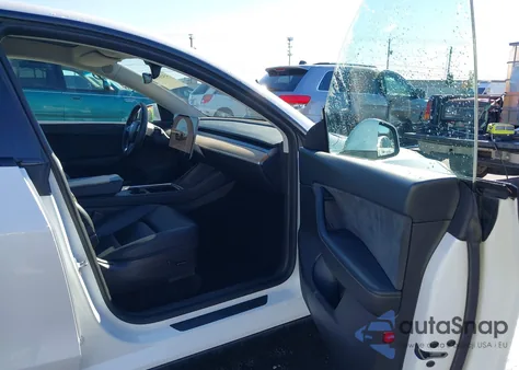 2022 Tesla Model Y Long Range Dual Motor All-Wheel Drive из США, поврежденный, VIN 7SAYGAEE0NF493375